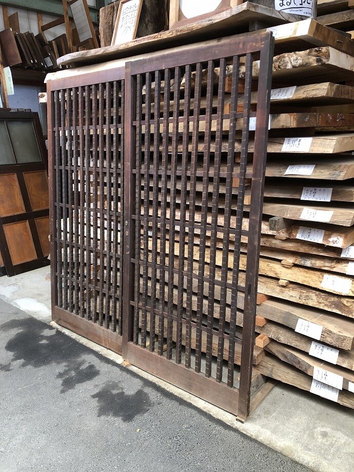 古建具（格子戸）の古材