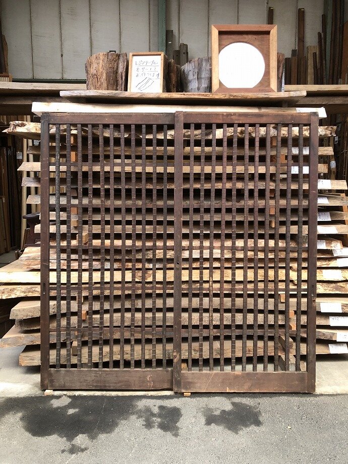 古建具（格子戸）の古材
