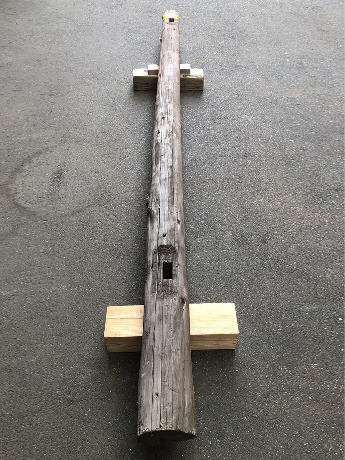 丸太梁の古材