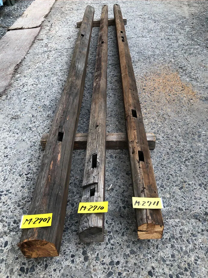 丸太梁の古材