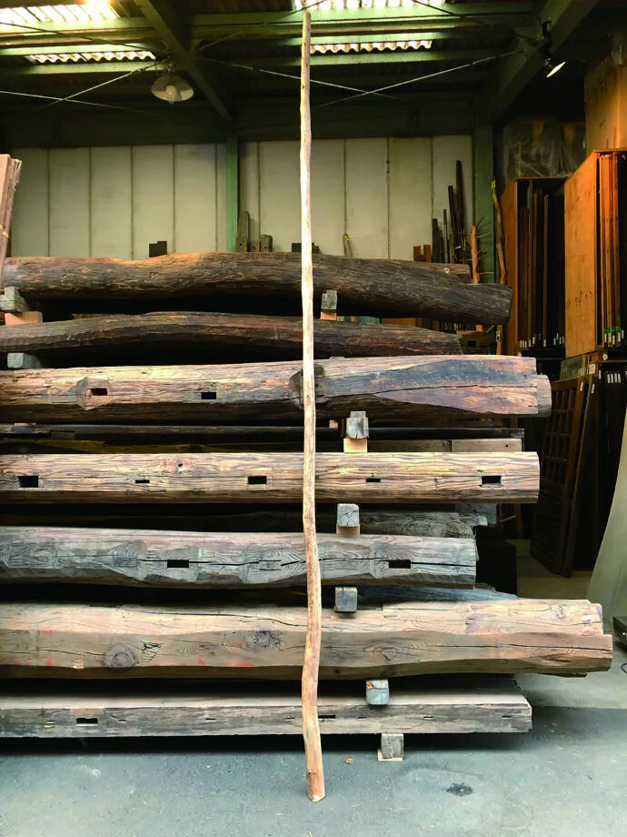 丸太梁の古材