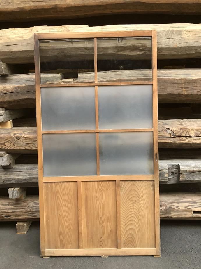 古建具（ガラス戸）の古材