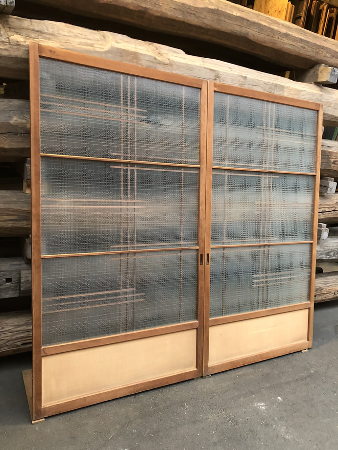 古建具（ガラス戸）の古材