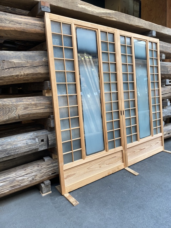 古建具（ガラス戸）の古材