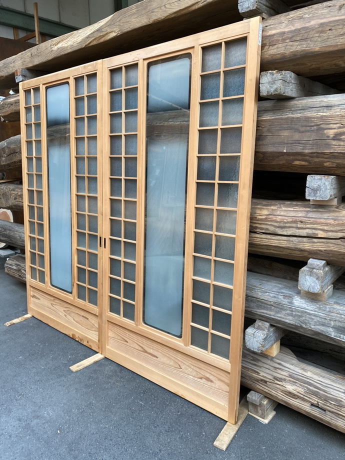 古建具（ガラス戸）の古材