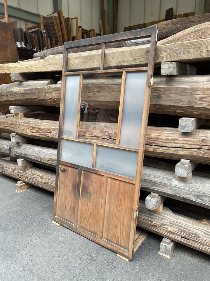古建具（ガラス戸）の古材