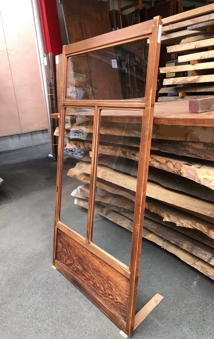 古建具（ガラス戸）の古材