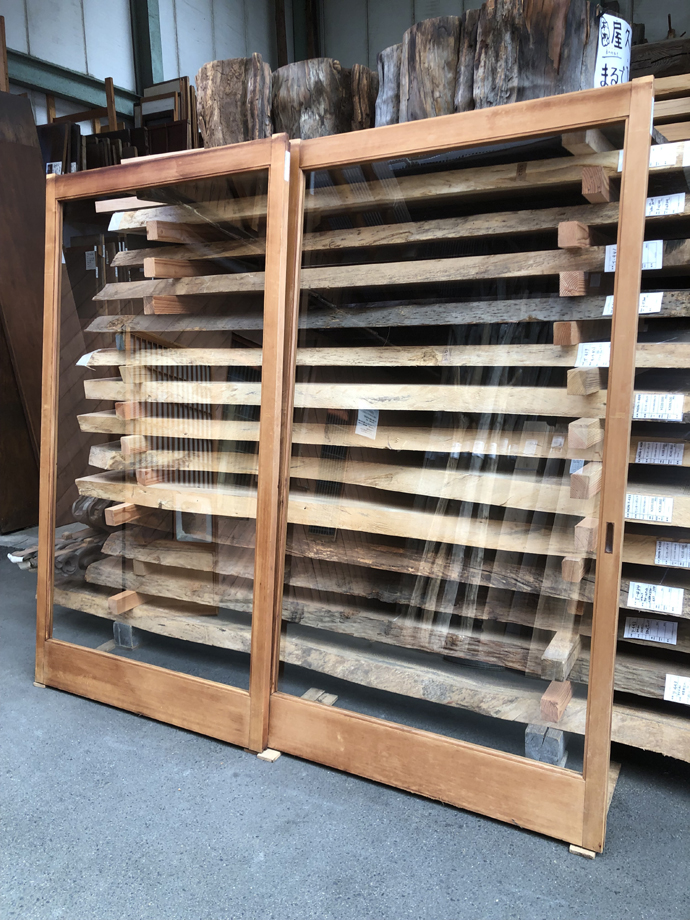 古建具（ガラス戸）の古材