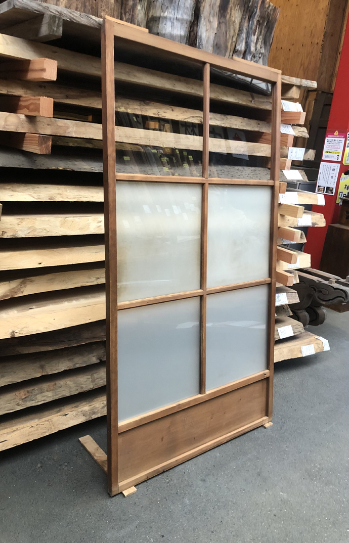 古建具（ガラス戸）の古材
