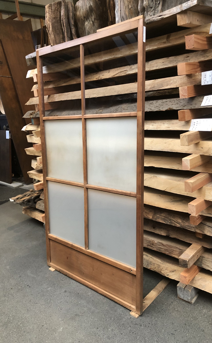 古建具（ガラス戸）の古材