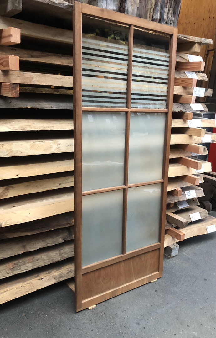 古建具（ガラス戸）の古材