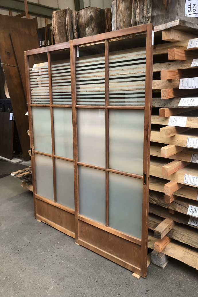 古建具（ガラス戸）の古材