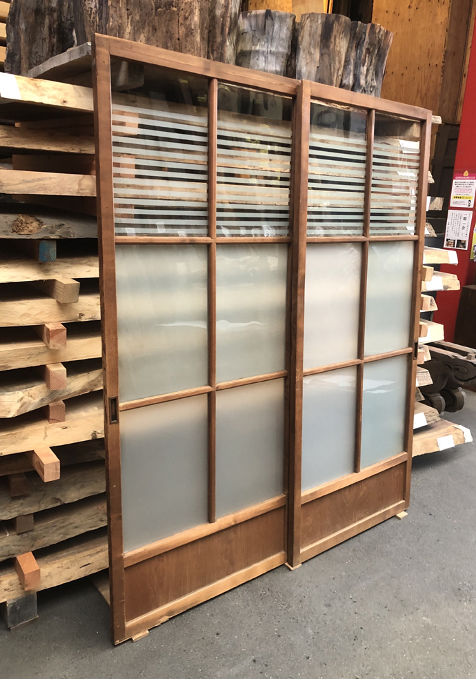 古建具（ガラス戸）の古材
