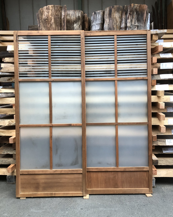 古建具（ガラス戸）の古材
