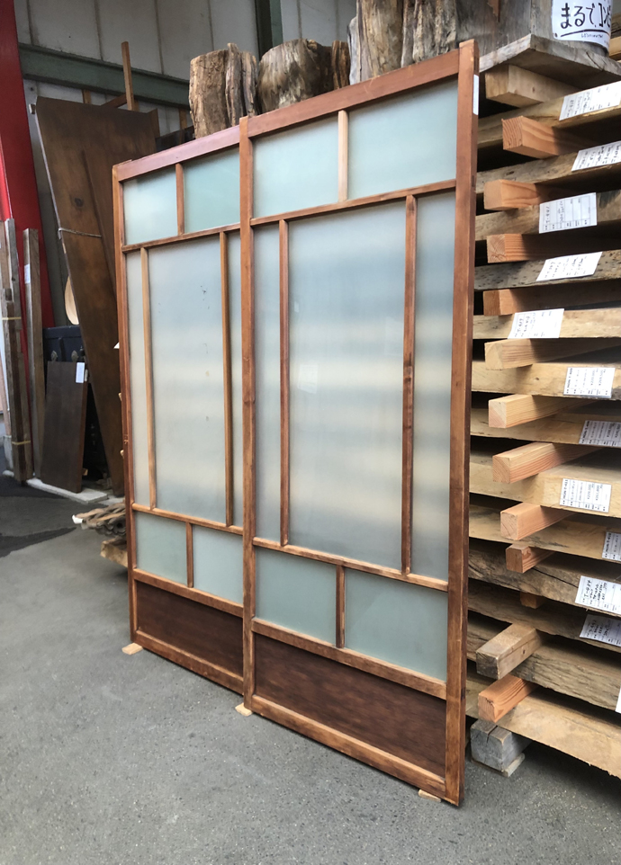 古建具（ガラス戸）の古材