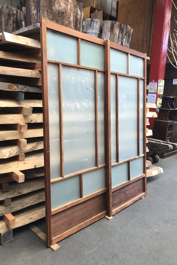 古建具（ガラス戸）の古材