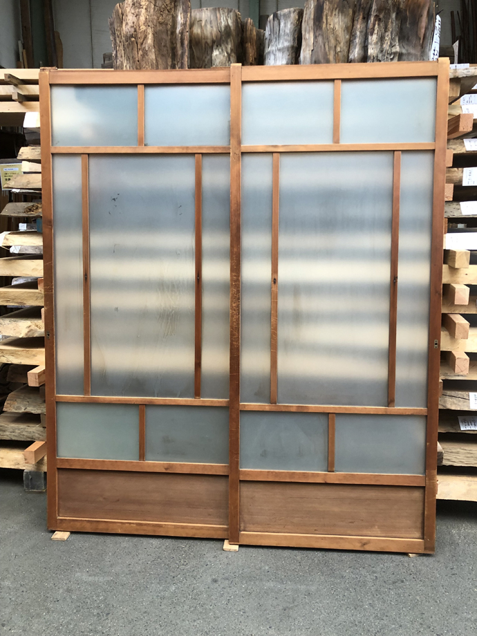 古建具（ガラス戸）の古材