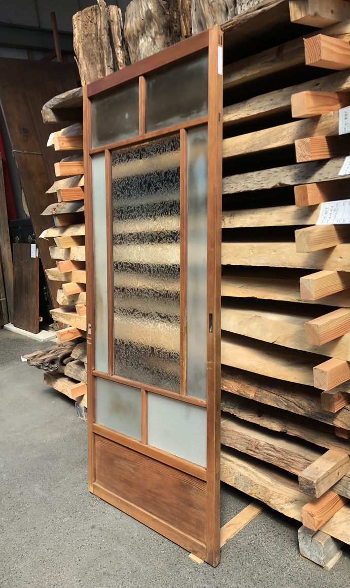 古建具（ガラス戸）の古材