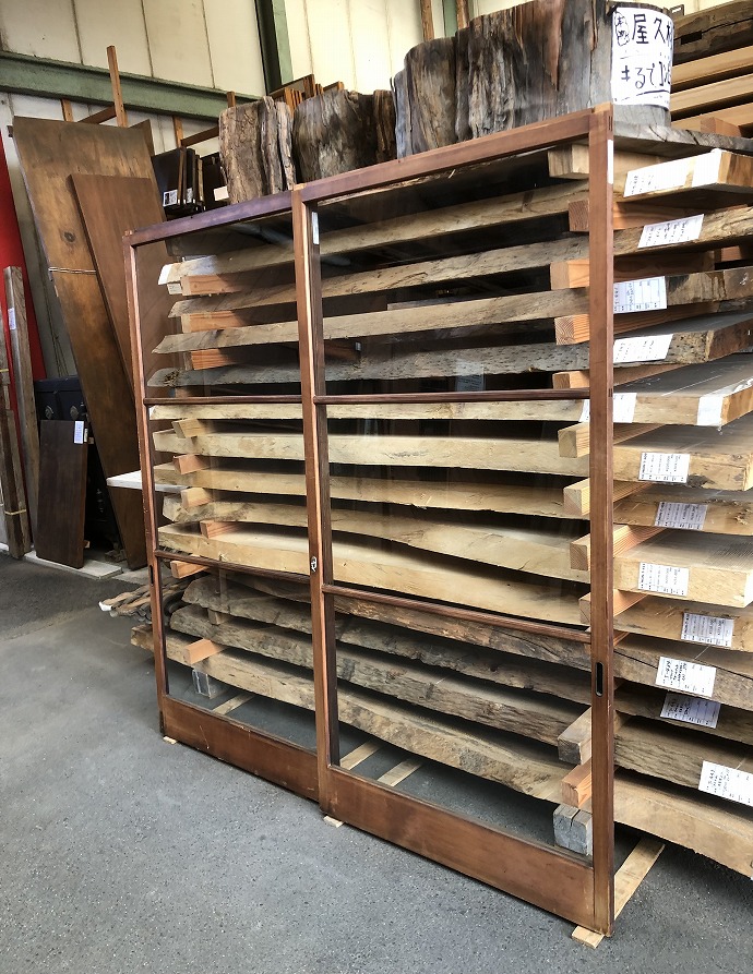 古建具（ガラス戸）の古材
