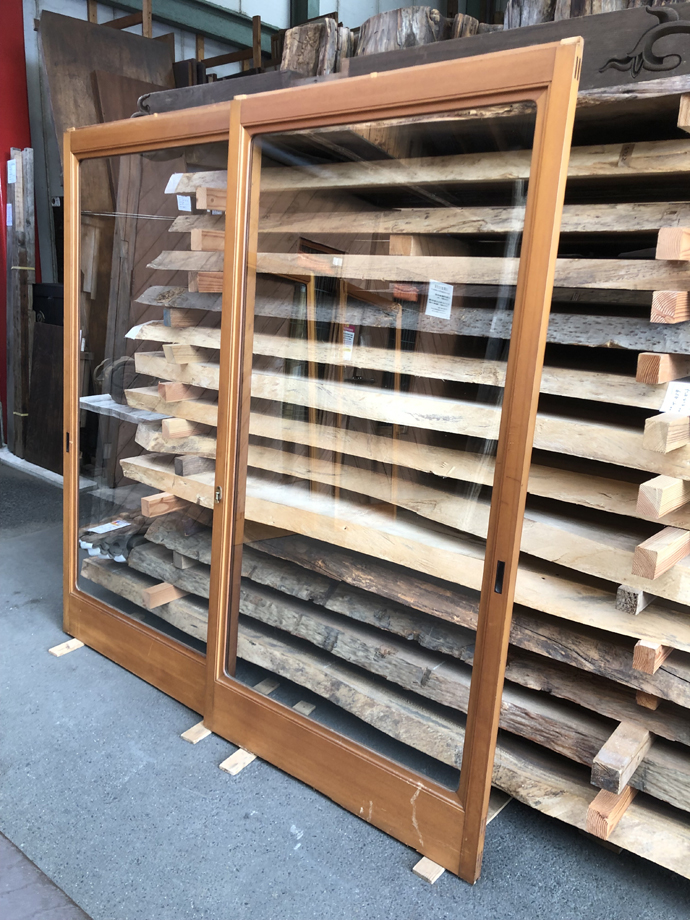 古建具（ガラス戸）の古材