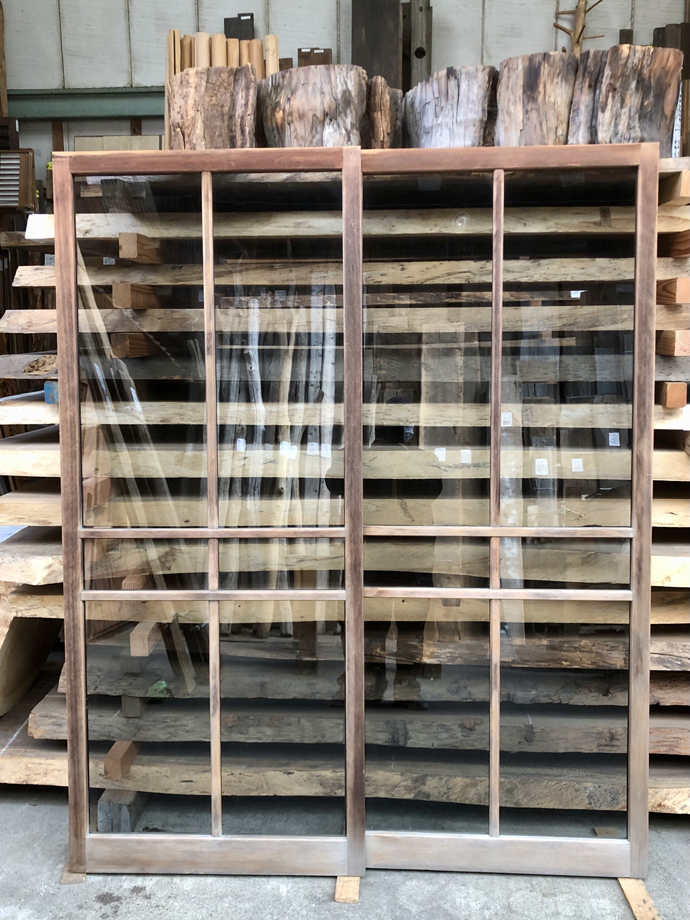 古建具（ガラス戸）の古材