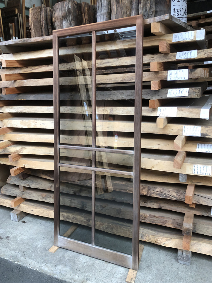 古建具（ガラス戸）の古材