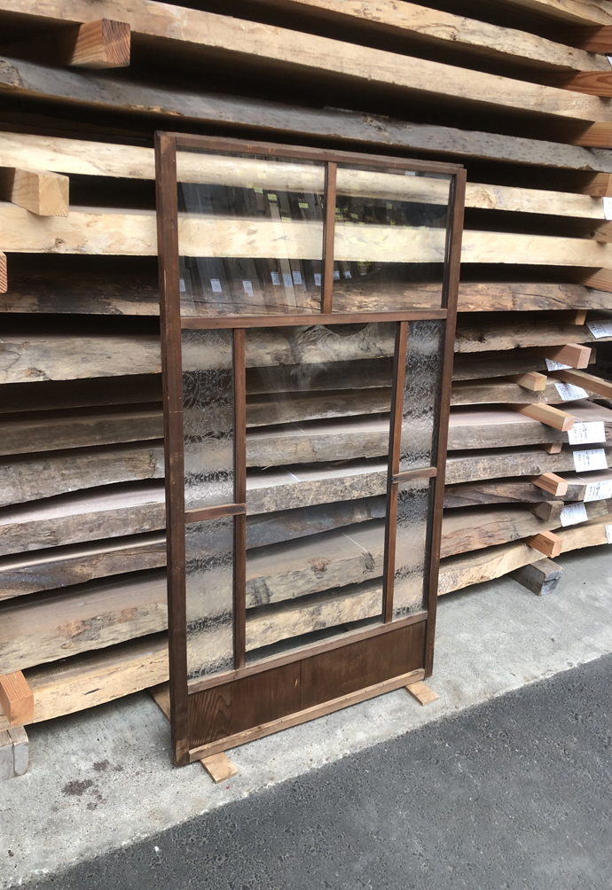 古建具（ガラス戸）の古材