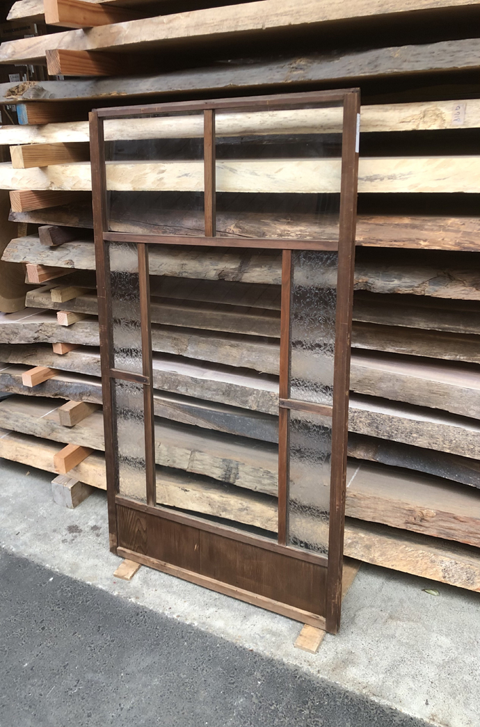 古建具（ガラス戸）の古材