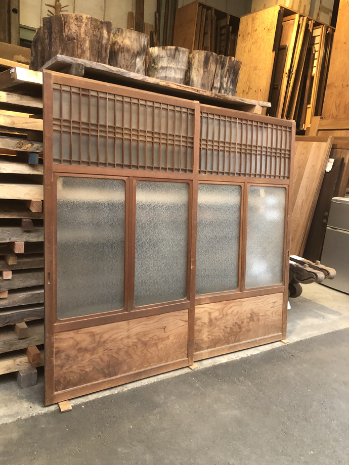 古建具（ガラス戸）の古材