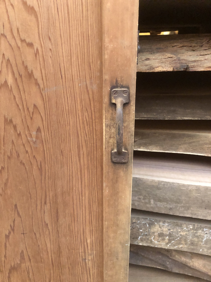 古建具（ガラス戸）の古材