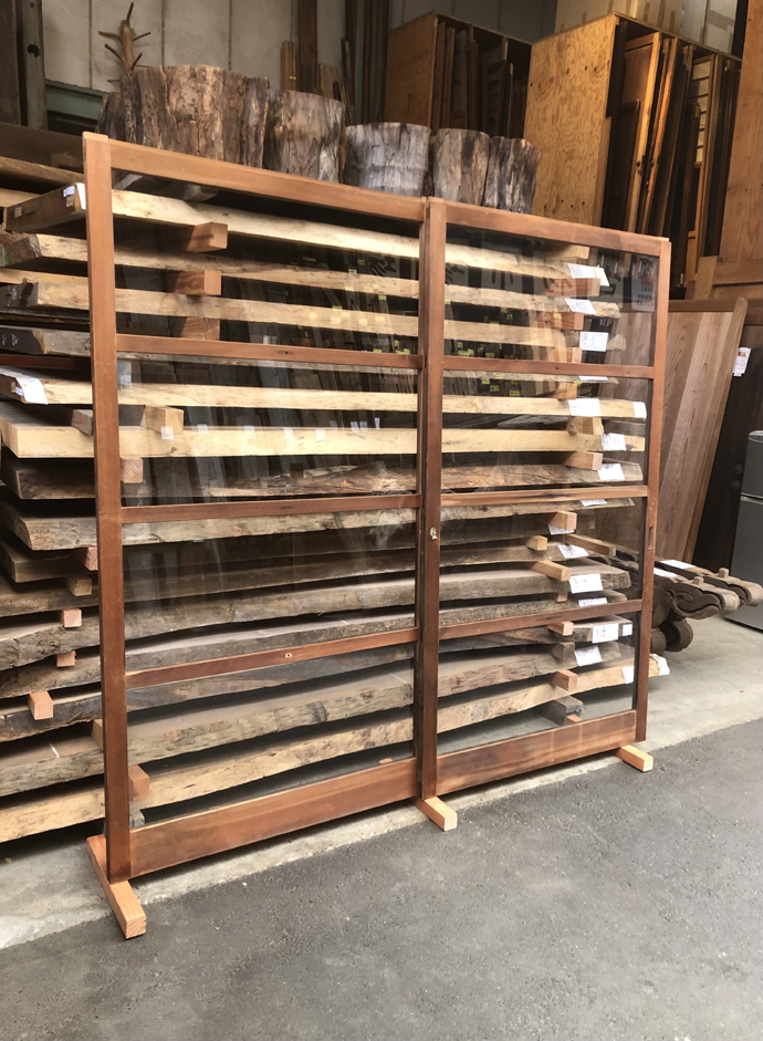 古建具（ガラス戸）の古材