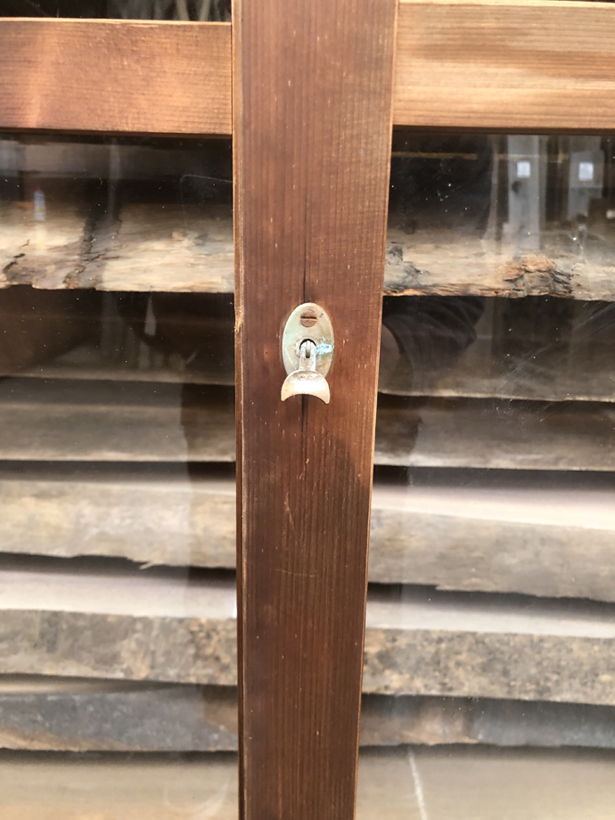 古建具（ガラス戸）の古材