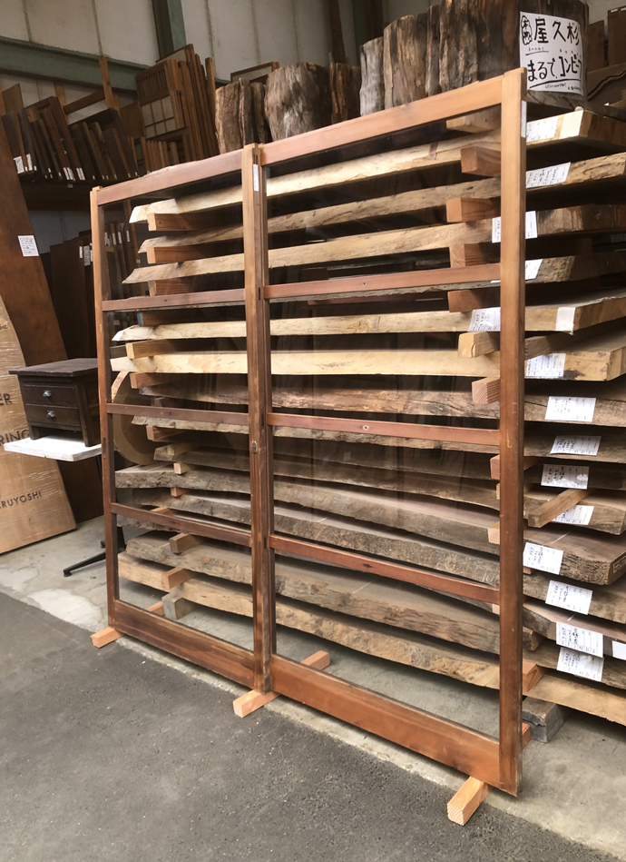 古建具（ガラス戸）の古材