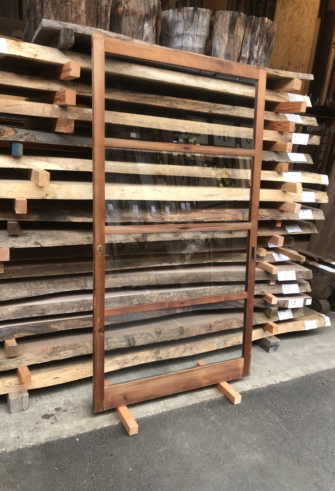 古建具（ガラス戸）の古材
