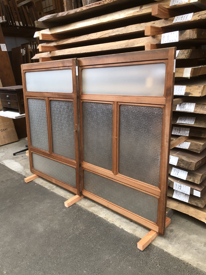 古建具（ガラス戸）の古材