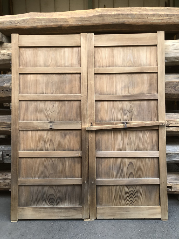 古建具（板戸）の古材