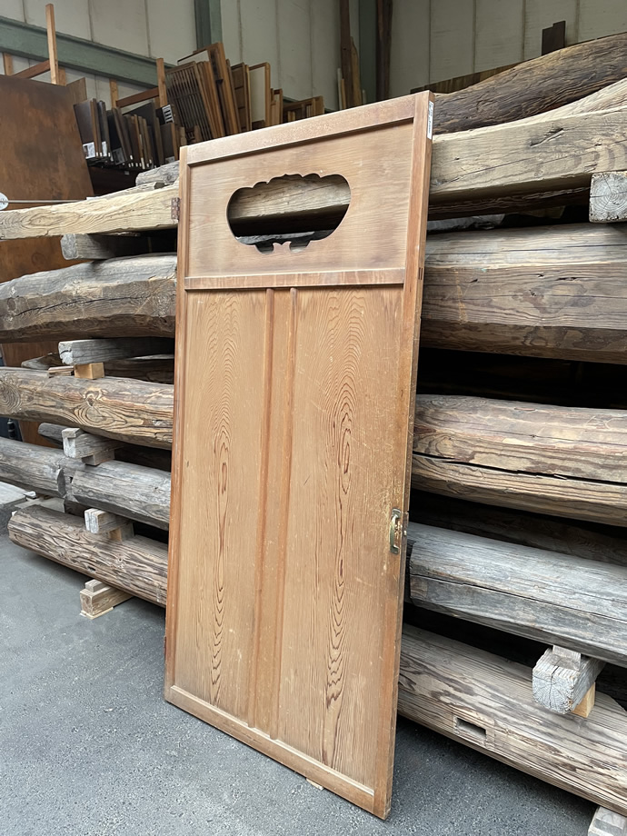 古建具（板戸）の古材