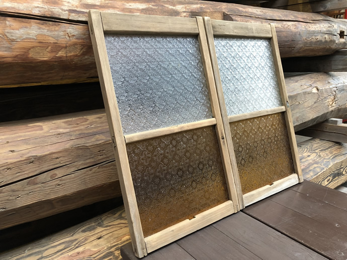古建具（小型ガラス戸）の古材