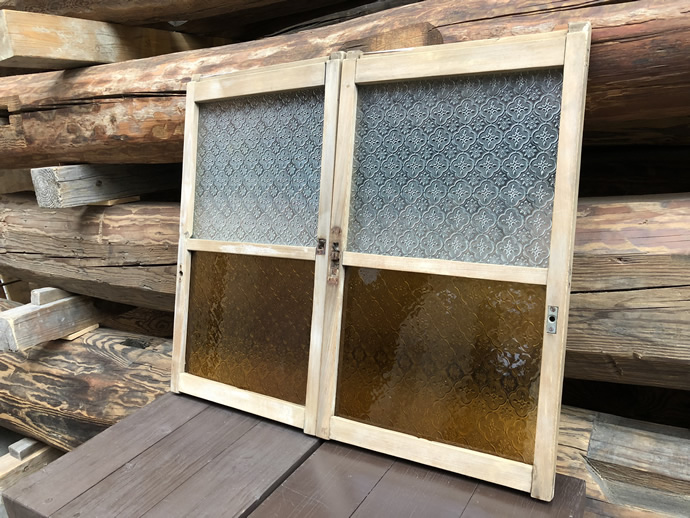 古建具（小型ガラス戸）の古材