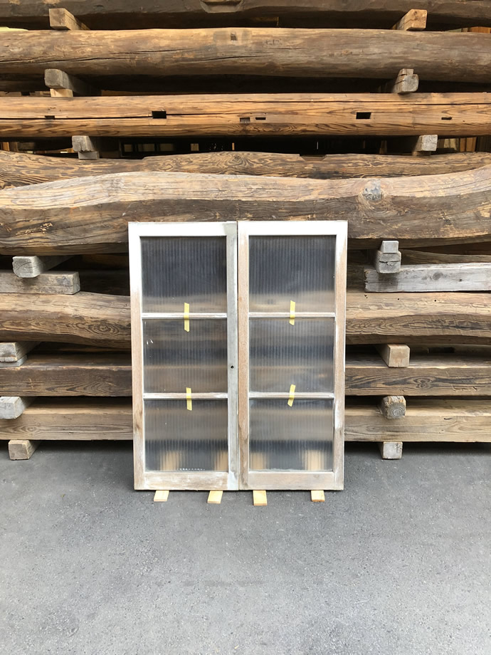 古建具（小型ガラス戸）の古材