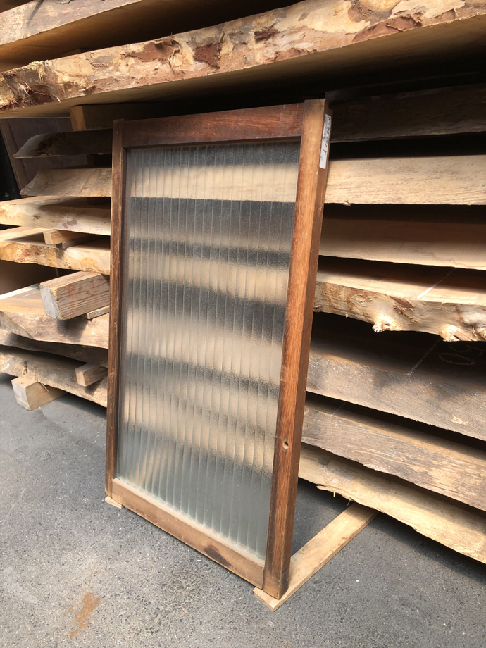 古建具（小型ガラス戸）の古材