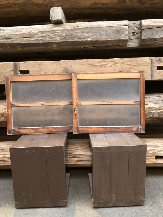 古建具（小型ガラス戸）の古材